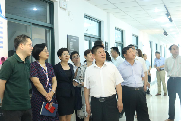 2019年6月5日赵校长率骨干人员在上海信息技术学校考察学习